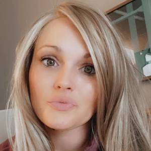 Meet your Posher, Holly